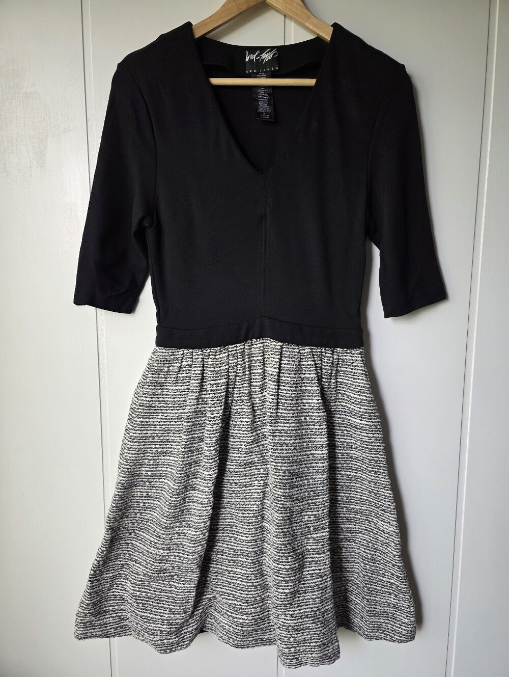 Lord & Taylor 124 Fifth V Neck Short Sleeve Fit & Flare A Lined Dress Size 2